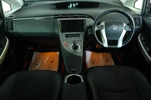Лифтбек Toyota Prius 2013 года, 1239000 рублей, Омск