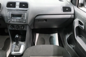 Седан Volkswagen Polo 2013 года, 859000 рублей, Омск