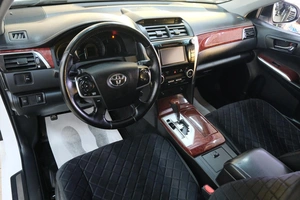 Седан Toyota Camry 2013 года, 1599000 рублей, Омск
