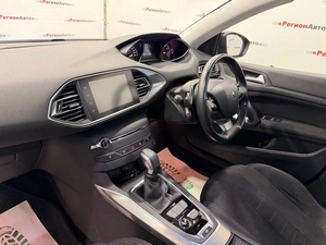 Универсал Peugeot 308 2015 года, 995000 рублей, Красноярск