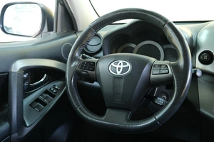 Внедорожник Toyota RAV4 2012 года, 1549000 рублей, Омск