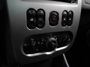 Седан Renault Logan 2011 года, 529000 рублей, Воронеж