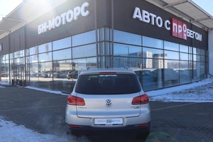 Внедорожник Volkswagen Tiguan 2016 года, 1690000 рублей, Мирное