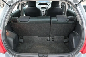 Хетчбэк Toyota Vitz 2007 года, 619000 рублей, Омск