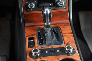 Внедорожник Volkswagen Touareg 2010 года, 1949000 рублей, Новосибирск