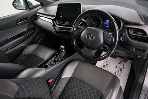 Внедорожник Toyota C-HR 2019 года, 2299000 рублей, Красноярск