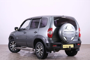 Внедорожник Chevrolet Niva 2014 года, 699000 рублей, Омск