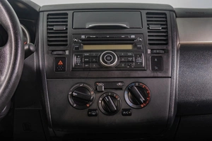 Седан Nissan Tiida 2013 года, 959000 рублей, Томск