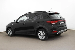 Хетчбэк Kia Rio X-Line 2018 года, 1850000 рублей, Орёл