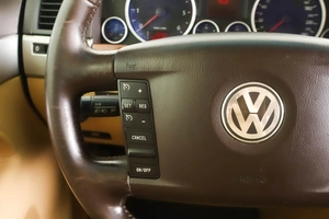 Внедорожник Volkswagen Touareg 2008 года, 999000 рублей, Пермь