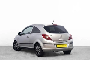Хетчбэк Opel Corsa 2006 года, 299000 рублей, Барнаул