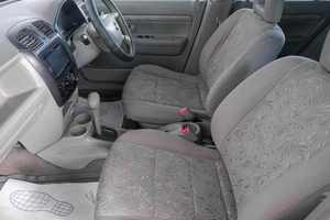 Хетчбэк Mazda Demio 2001 года, 349000 рублей, Кемерово