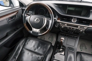 Седан Lexus ES 2014 года, 2269000 рублей, Красноярск