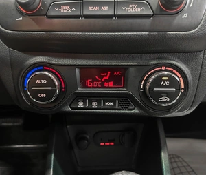 Седан Kia Rio 2011 года, 930000 рублей, Красноярск