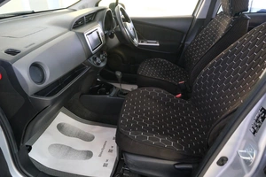 Хетчбэк Toyota Vitz 2014 года, 819000 рублей, Омск