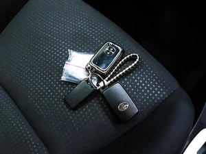 Хетчбэк Toyota Vitz 2015 года, 980000 рублей, Красноярск