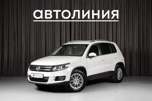 Внедорожник Volkswagen Tiguan 2011 года, 1150000 рублей, Красноярск