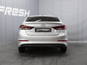 Седан Hyundai Elantra 2018 года, 1400000 рублей, Омск