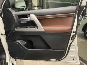 Внедорожник Toyota Land Cruiser 2018 года, 8600000 рублей, Красноярск