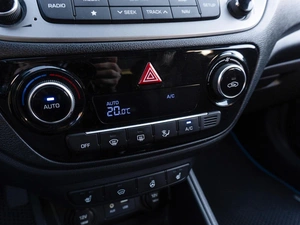 Седан Hyundai Solaris 2018 года, 1449000 рублей, Саратов