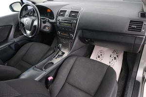 Седан Toyota Avensis 2009 года, 1189000 рублей, Красноярск