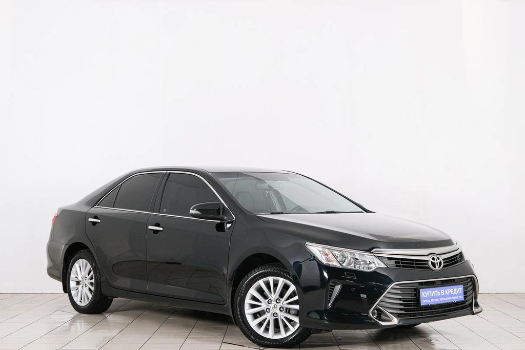 Седан Toyota Camry 2015 года, 1999000 рублей, Красноярск