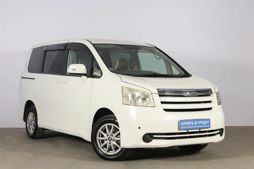 Минивэн Toyota Noah 2008 года, 1409000 рублей, Новосибирск