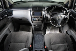Минивэн Toyota Ipsum 2002 года, 749000 рублей, Сургут