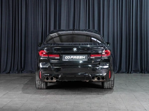 Седан BMW 5 серия 2018 года, 3000000 рублей, Волгоград