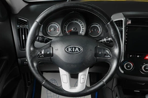 Хетчбэк Kia Ceed 2010 года, 819000 рублей, Тюмень