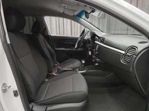 Седан Kia Rio 2020 года, 1015000 рублей, Красноярск