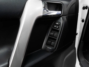 Внедорожник Toyota Land Cruiser Prado 2010 года, 3339000 рублей, Тюмень