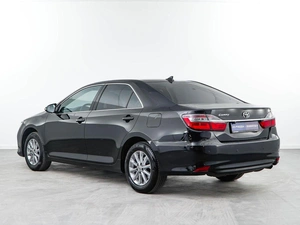 Седан Toyota Camry 2017 года, 1898999 рублей, Москва