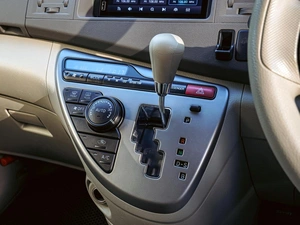 Минивэн Toyota Isis 2015 года, 1190000 рублей, Краснодар