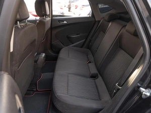 Седан Opel Astra 2013 года, 929000 рублей, Саратов