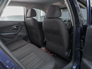 Седан Volkswagen Polo 2015 года, 999000 рублей, Сургут