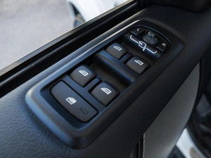 Внедорожник Land Rover Discovery 2013 года, 5430000 рублей, Волгоград