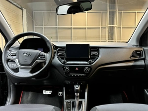 Седан Hyundai Solaris 2021 года, 1327000 рублей, Красноярск