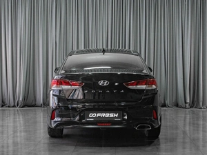 Седан Hyundai Sonata 2018 года, 1999000 рублей, Тюмень