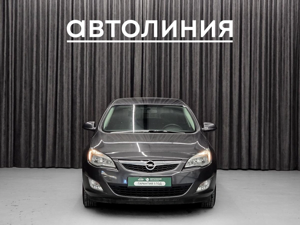 Хетчбэк Opel Astra 2010 года, 550000 рублей, Красноярск