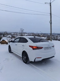 Седан Hyundai Solaris 2017 года, 820000 рублей, Канск