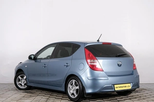 Хетчбэк Hyundai i30 2010 года, 849000 рублей, Красноярск