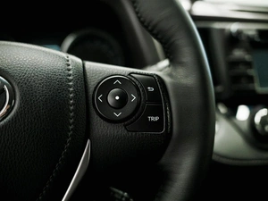 Внедорожник Toyota RAV4 2016 года, 2350000 рублей, Красноярск