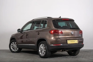 Внедорожник Volkswagen Tiguan 2014 года, 1699000 рублей, Томск