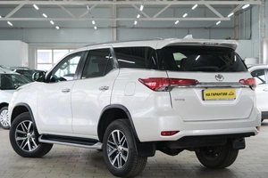 Внедорожник Toyota Fortuner 2019 года, 4219000 рублей, Омск