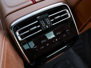 Седан Hongqi H9 2021 года, 3450000 рублей, Волгоград