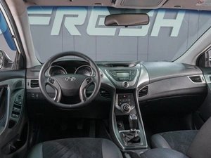 Седан Hyundai Elantra 2013 года, 899000 рублей, Сургут