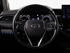 Седан Toyota Camry 2021 года, 3194404 рублей, Москва