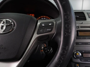 Седан Toyota Avensis 2011 года, 1030000 рублей, Воронеж