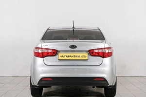 Седан Kia Rio 2012 года, 999000 рублей, Красноярск